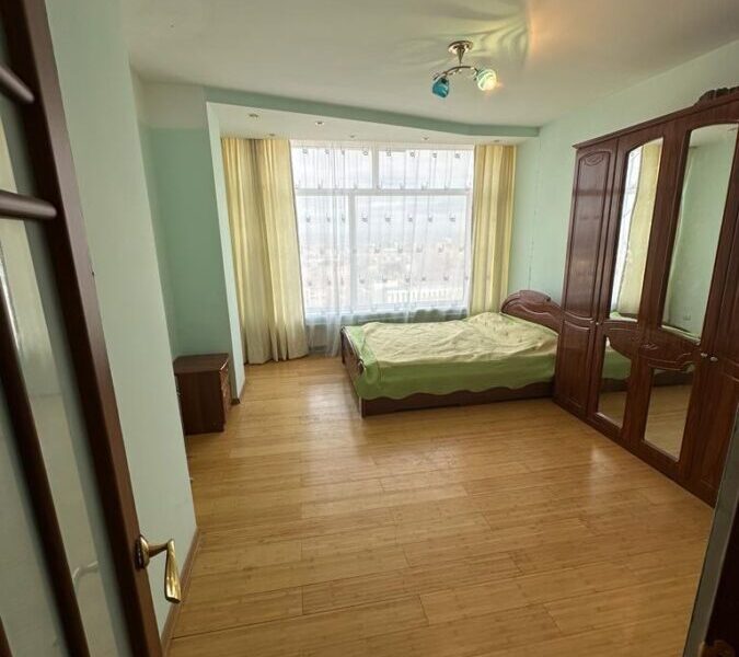 5-комнатная квартира, 186 м²